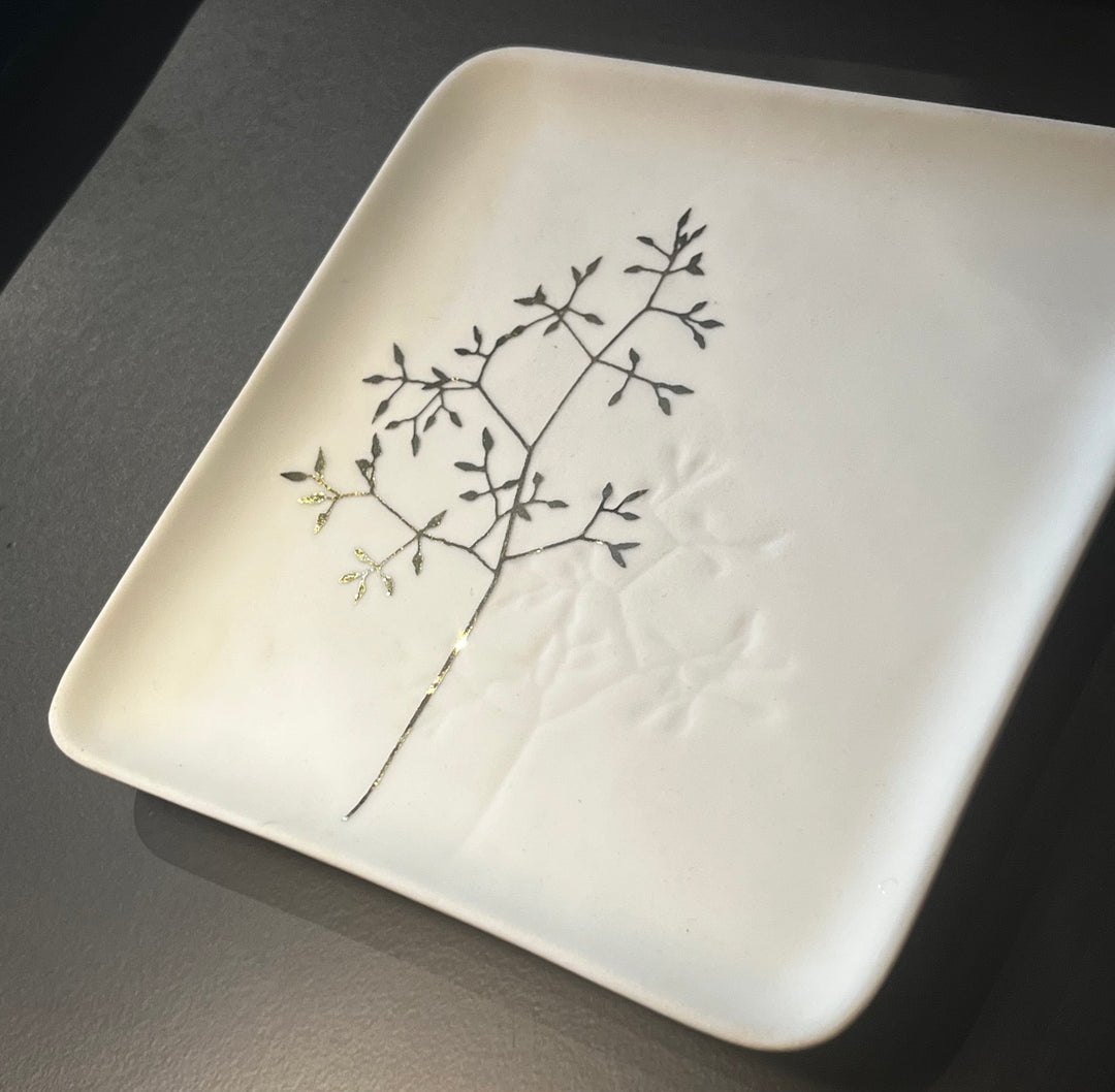 Matte Porcelain Gold Branch Embossed Plate