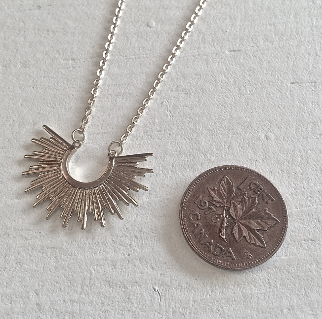 Sunburst Pendant Necklace | Gold