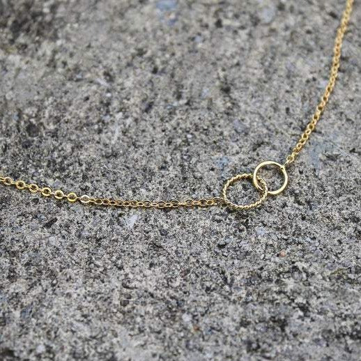 Interlocking Circles Necklace | Gold